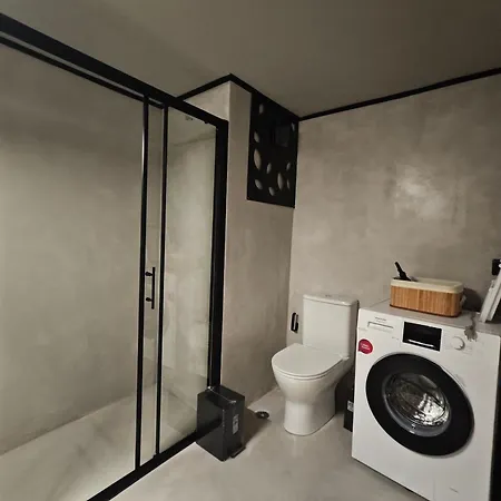 Apartamento Parea Downtown - Spacious 2br