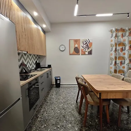 Parea Downtown - Spacious 2br Kalamata